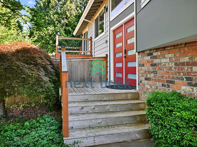 11810 NE 75th St — Photo 33