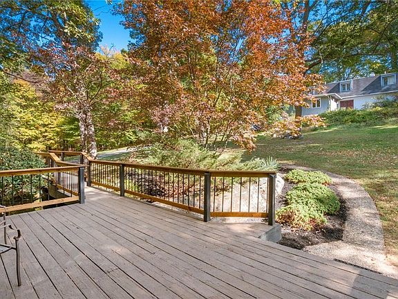 4th image of 5880 Poplar Dr