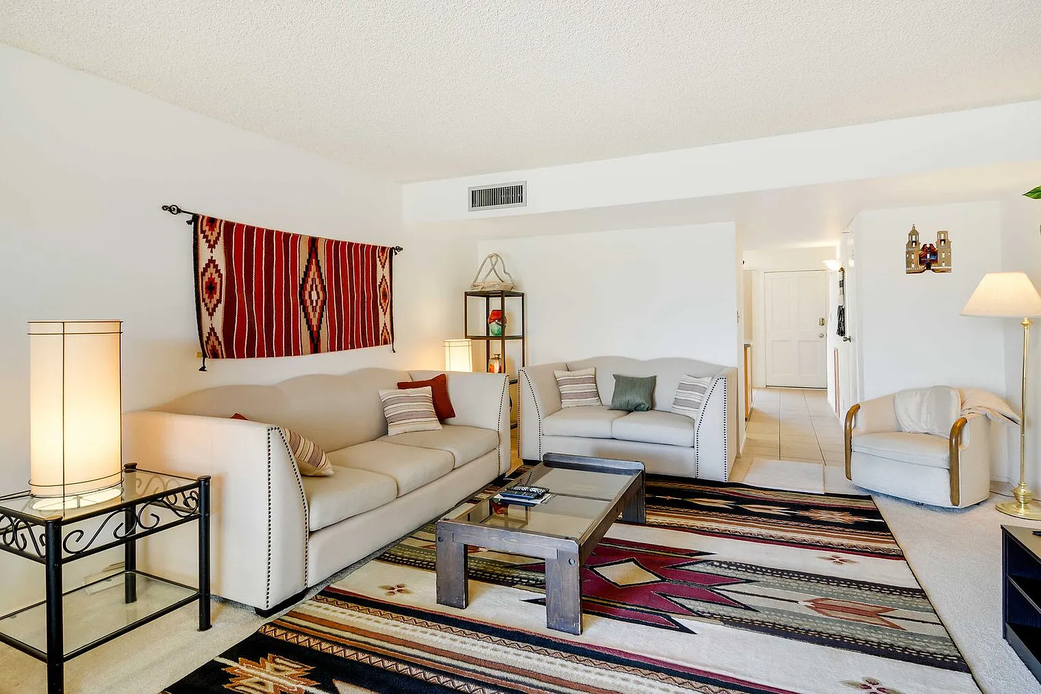 2 bed, 1.0 bath, 1011 sqft, $2,741 — Photo 4