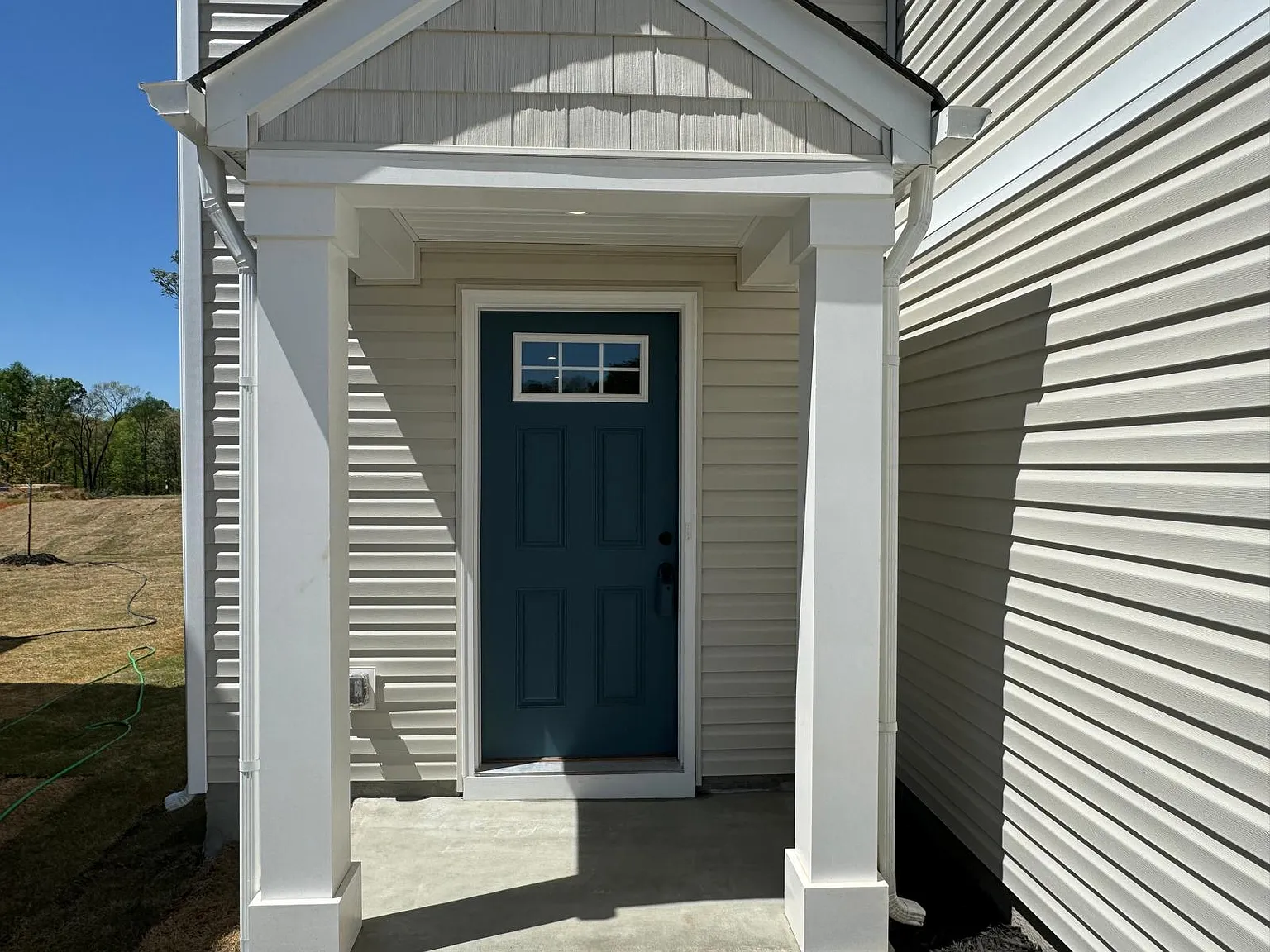 4 bed, 2.5 bath, 1900 sqft, $2,050 — Photo 3