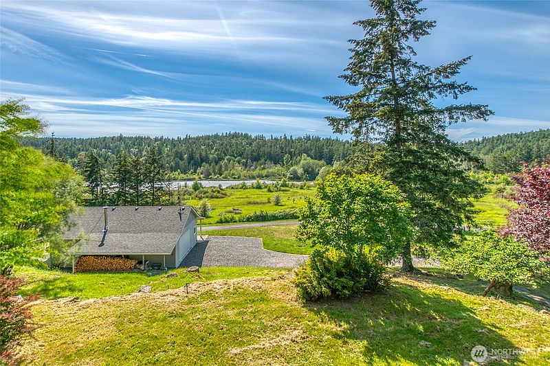 3rd image of 402 Cayou Valley Road