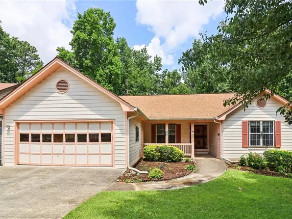 885 Falling Water Ln, Norcross, GA 30093