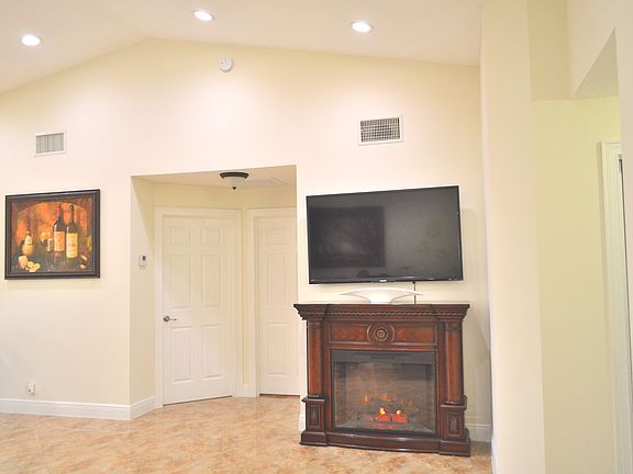 4th image of 9842 Watermill Circle #B