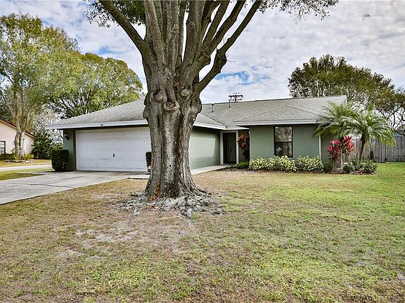 2nd image of 96 Lake Daisy Blvd