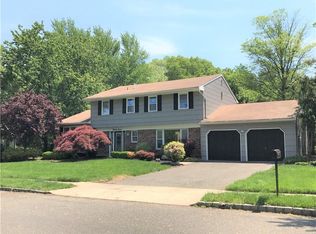 27 Gunpowder Dr, East Brunswick, NJ 08816