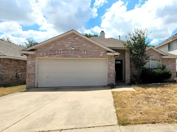 725 Bridle Trl, Saginaw, TX 76179