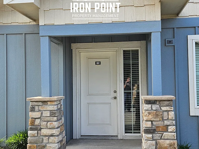 181 S Roaming Ln — Photo 1