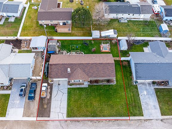 4th image of 309 E 6th St