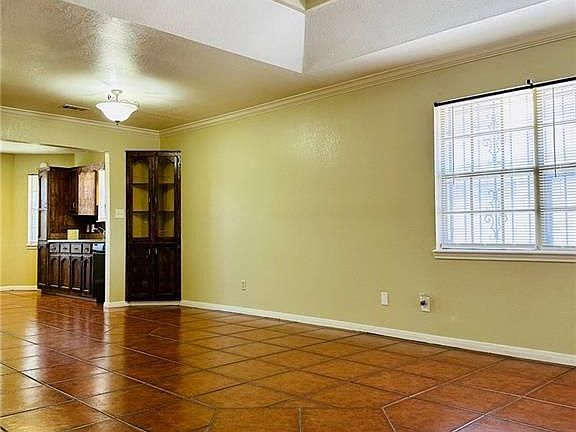 3rd image of 1036 E Upas Ave
