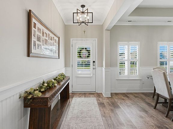 3rd image of 350 Babylon Pine Dr.