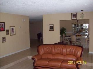 11009 Glenwood Dr, Coral Springs, FL 33065