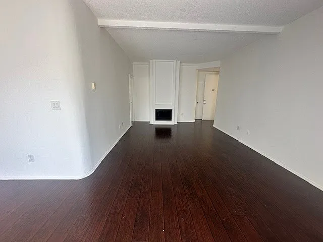 1409 Midvale Ave — Photo 2