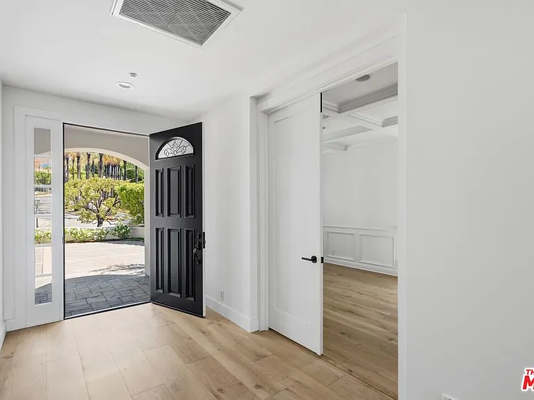 16802 Calle De Sarah — Photo 4