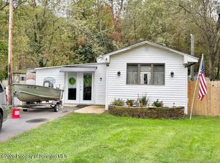 206 Wyalusing St, Old Forge, PA 18518