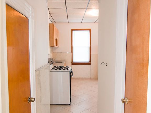 3rd image of 83A Palisade Ave #3