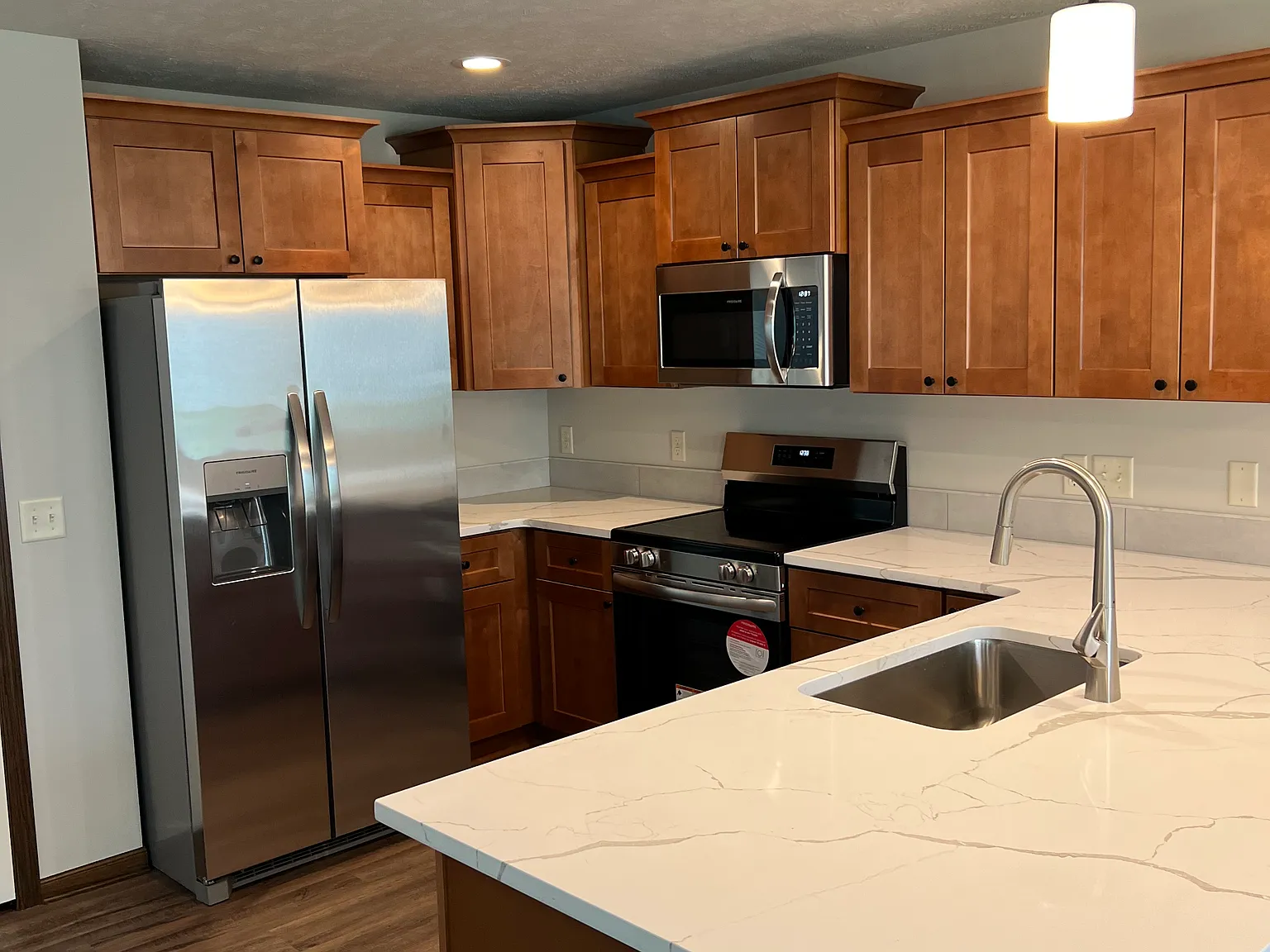 3 bed, 1738 sqft, $2,150 — Photo 2