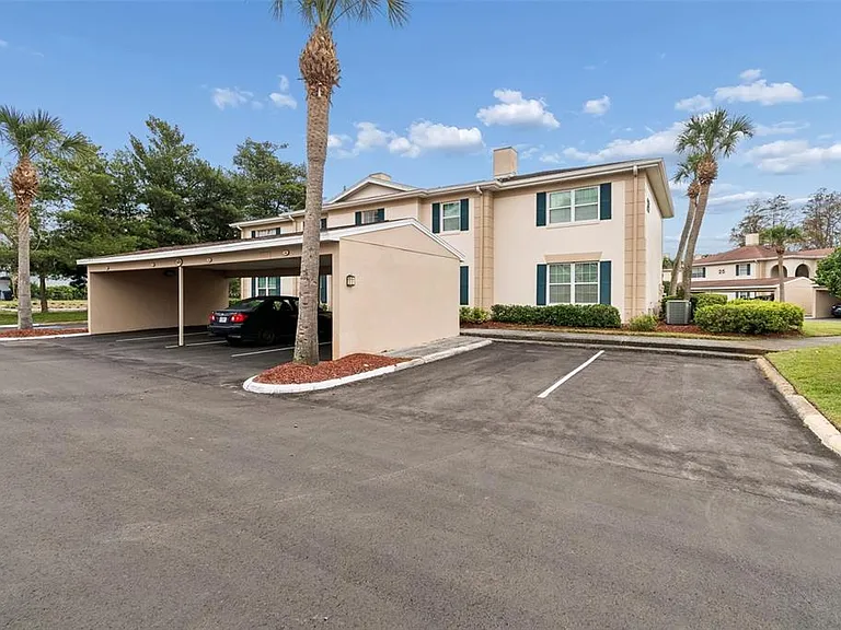 10375 Carrollwood Ln #332 — Photo 3