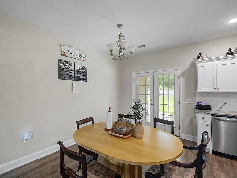 118 Clay St NE — Photo 12