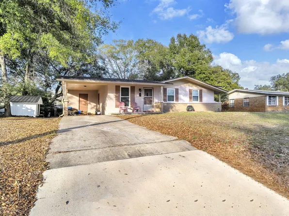 31 Kohler Dr, Mary Esther, FL 32569