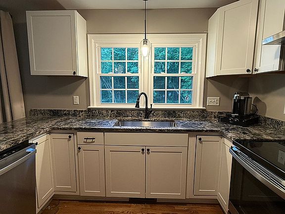 4th image of 108 Justice St