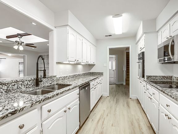 5th image of 10860 Waterbridge Cir