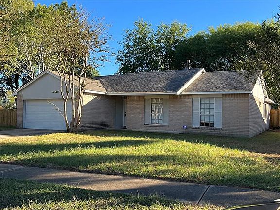 2nd image of 17923 Lake Manor Dr