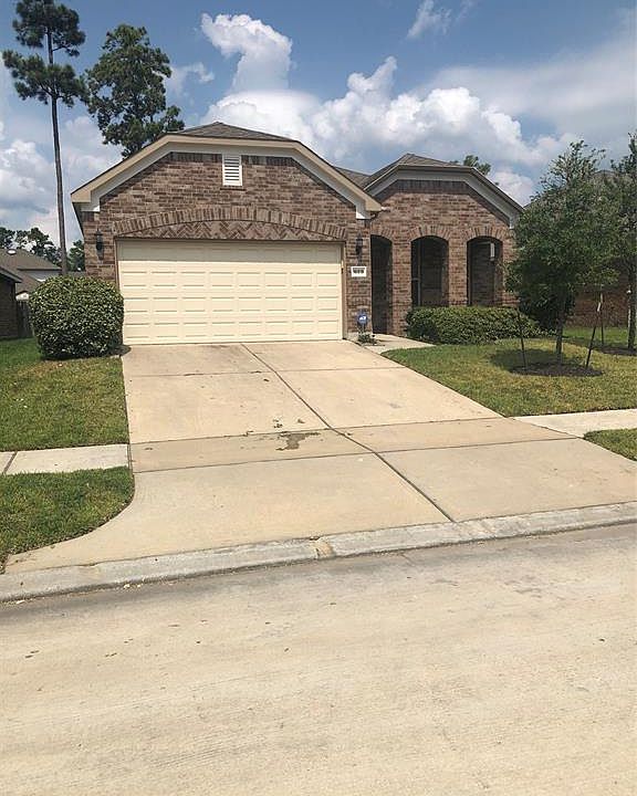 1st image of 16919 Lake Willowby Ln