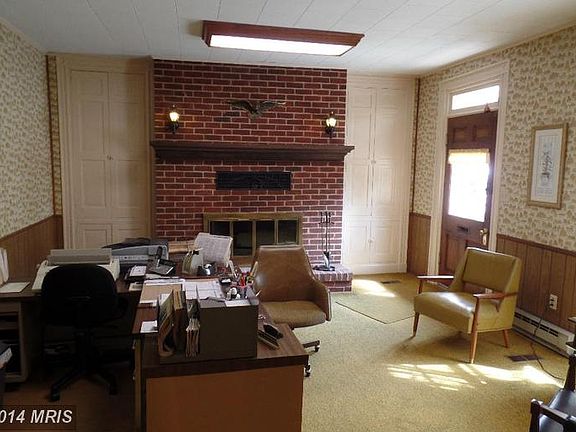 3rd image of 130 W Burke St
