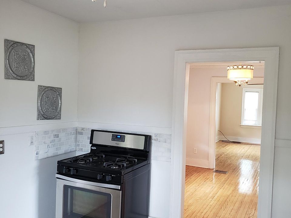 Another view of kitchen