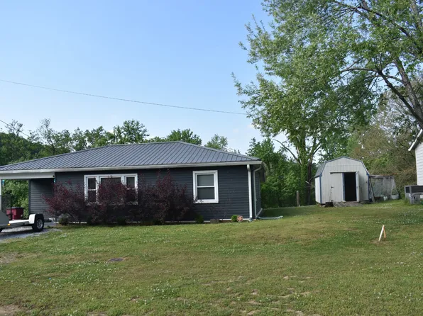 814 Upper Ferry Rd, Carthage, TN 37030