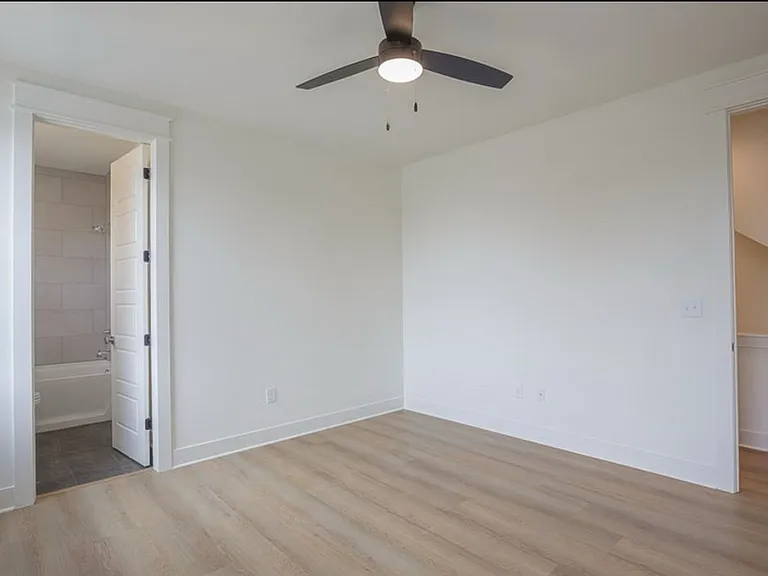 615 Waco Dr — Photo 14