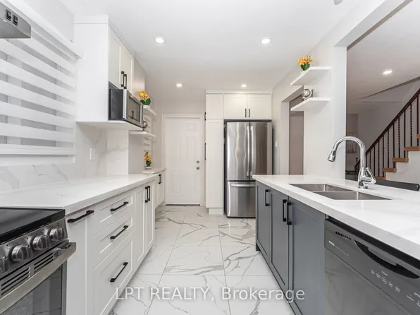 27 Woodsview Ave, Toronto, ON M9W 6B9