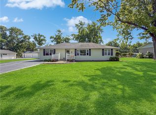 2960 Lakeland Rd, Decatur, IL 62521