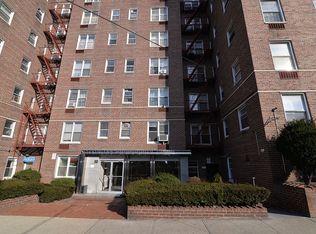 6345 Saunders St APT 3G, Rego Park, NY