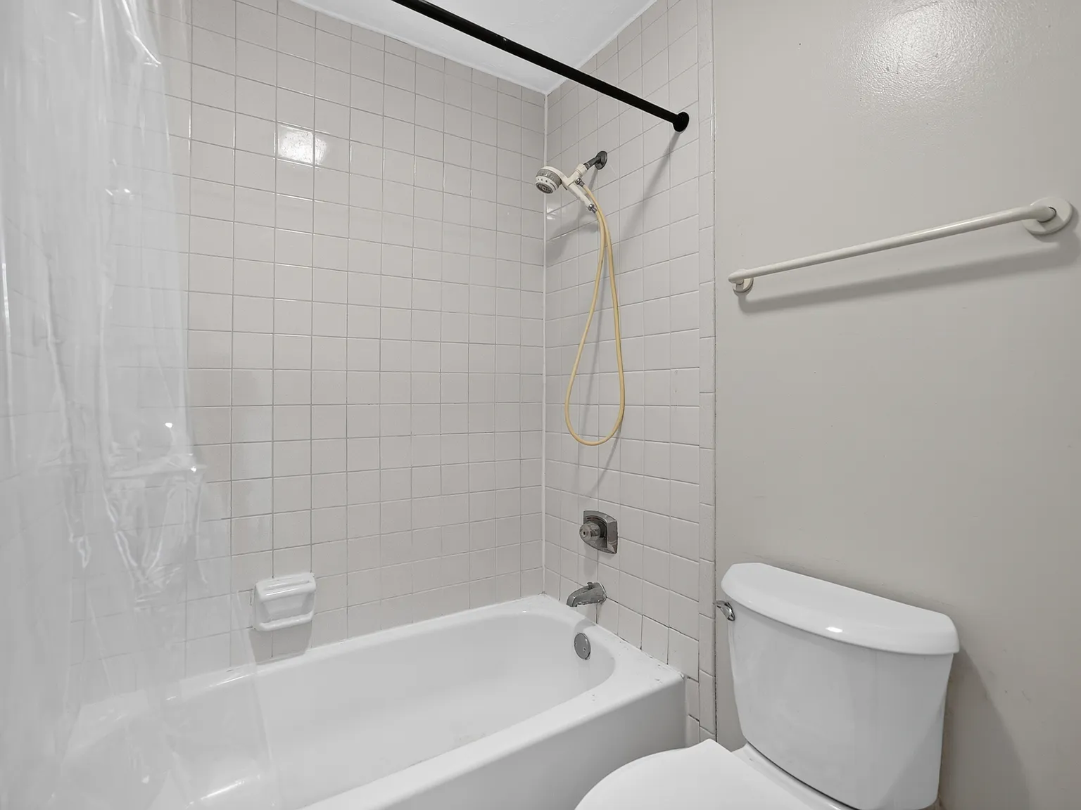 3 bed, 1510 sqft, $2,950 — Photo 3