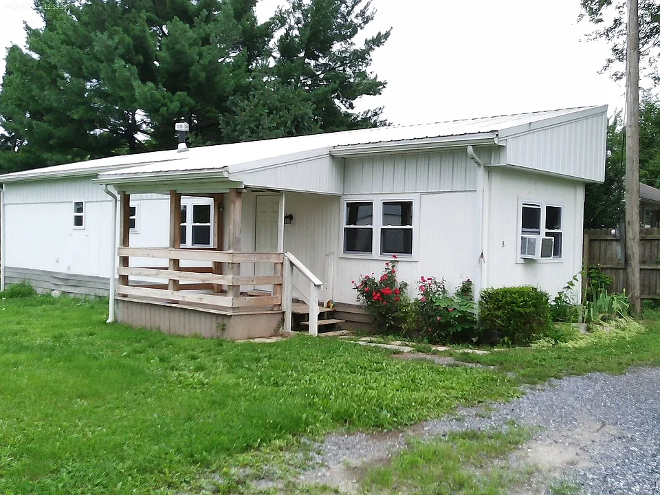 2237 New Holland Pike