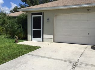 909 NE 16th Ter, Cape Coral, FL 33909