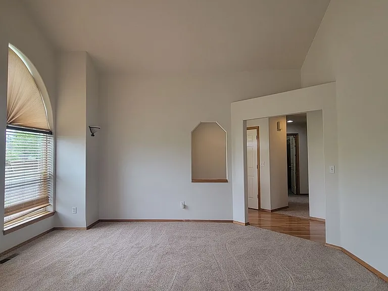 3267 NE Grandhaven Dr — Photo 2