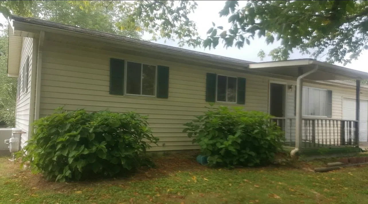571 Williams Creek Rd — Photo 2