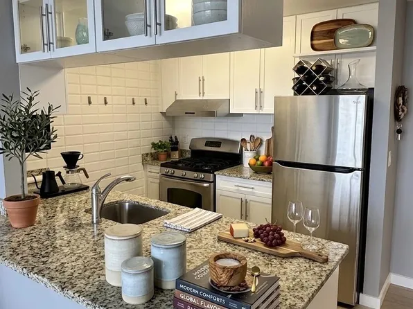 40-26 College Point Boulevard #18D, Flushing, NY 11354