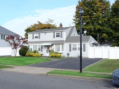 7 Bell Lane, Levittown, NY, 11756