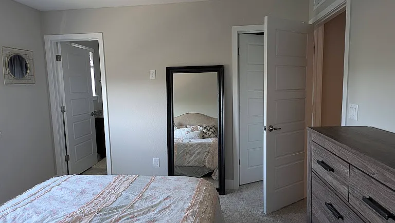 Guest bedroom