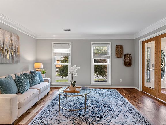 5th image of 313 Summerchase Ln