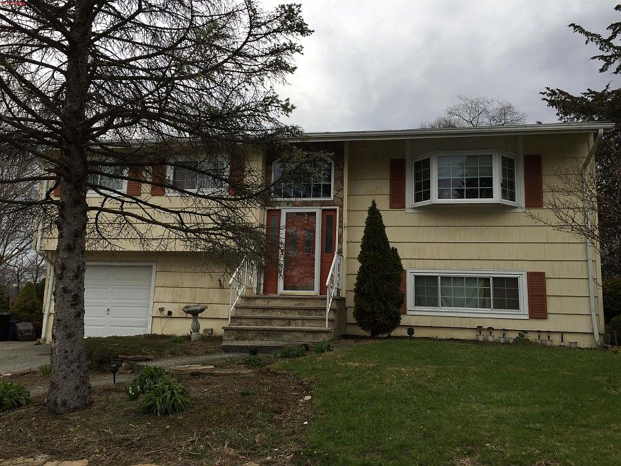 1st image of 48 Beardslee Hill Dr