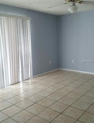 3rd image of 842 Sky Lake Cir APT B