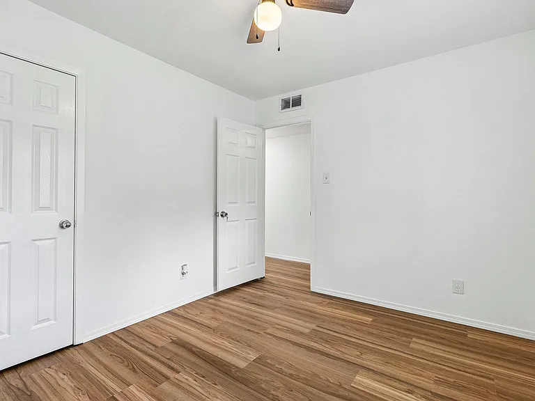 5809 Coventry Ln — Photo 20