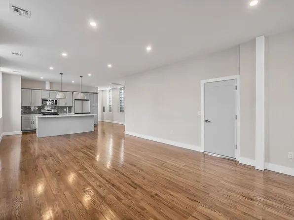 7004 Jackson St, Guttenberg, NJ 07093