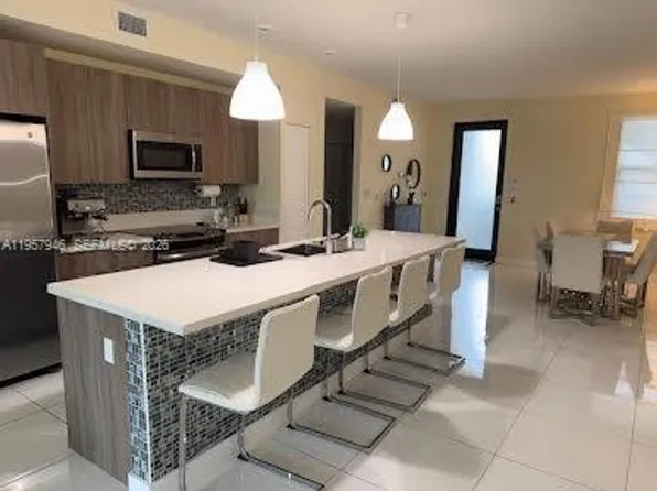 7805 NW 104th Ave, Doral, FL