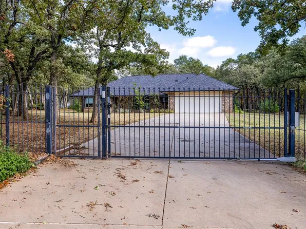 913 Flaming Oaks Dr, Norman, OK 73026