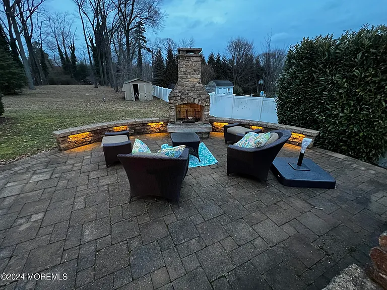 499 W Park Ave — Photo 2